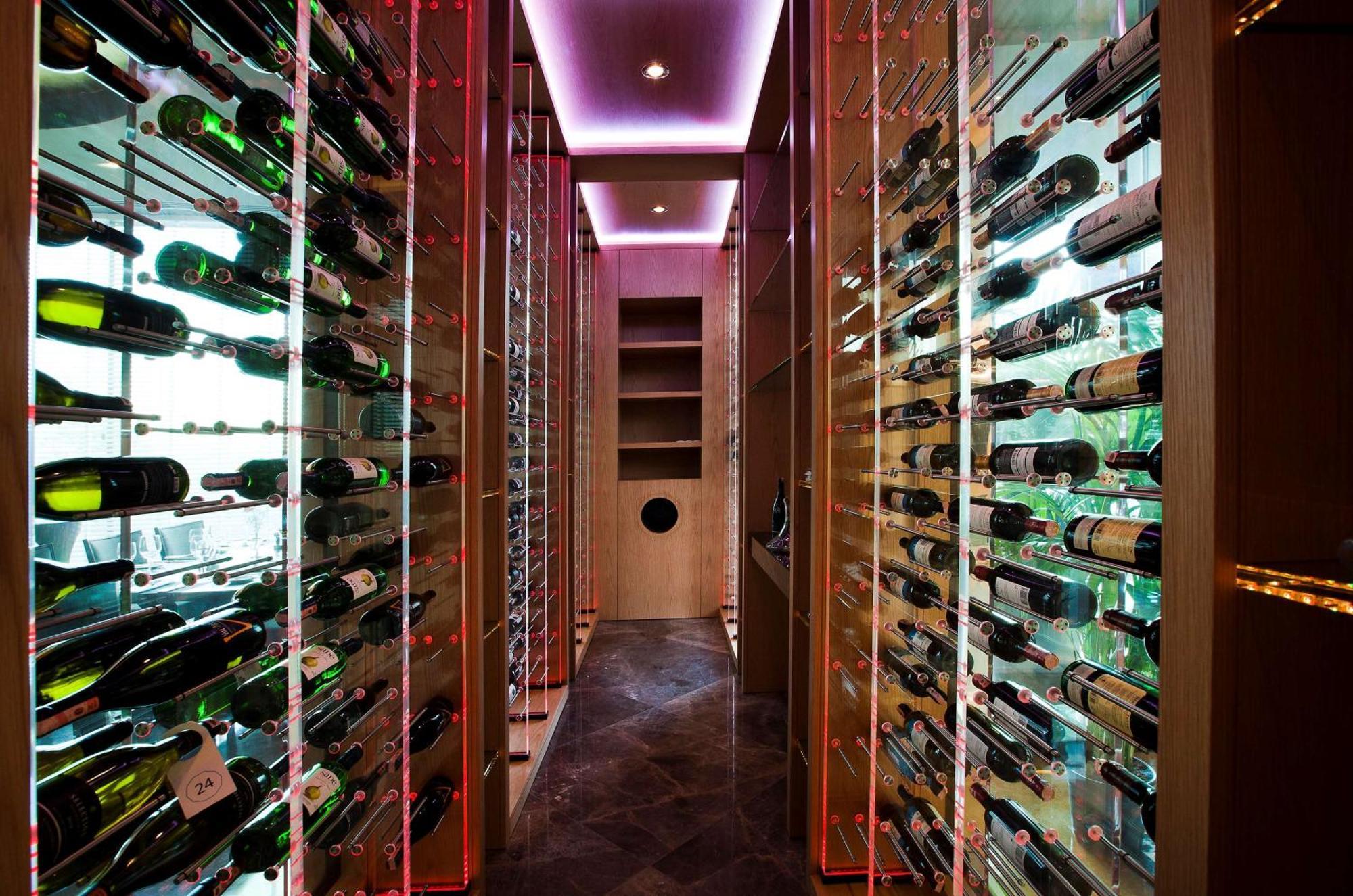 Radisson Blu Hotel Istanbul Pera Luaran gambar Wine cellar