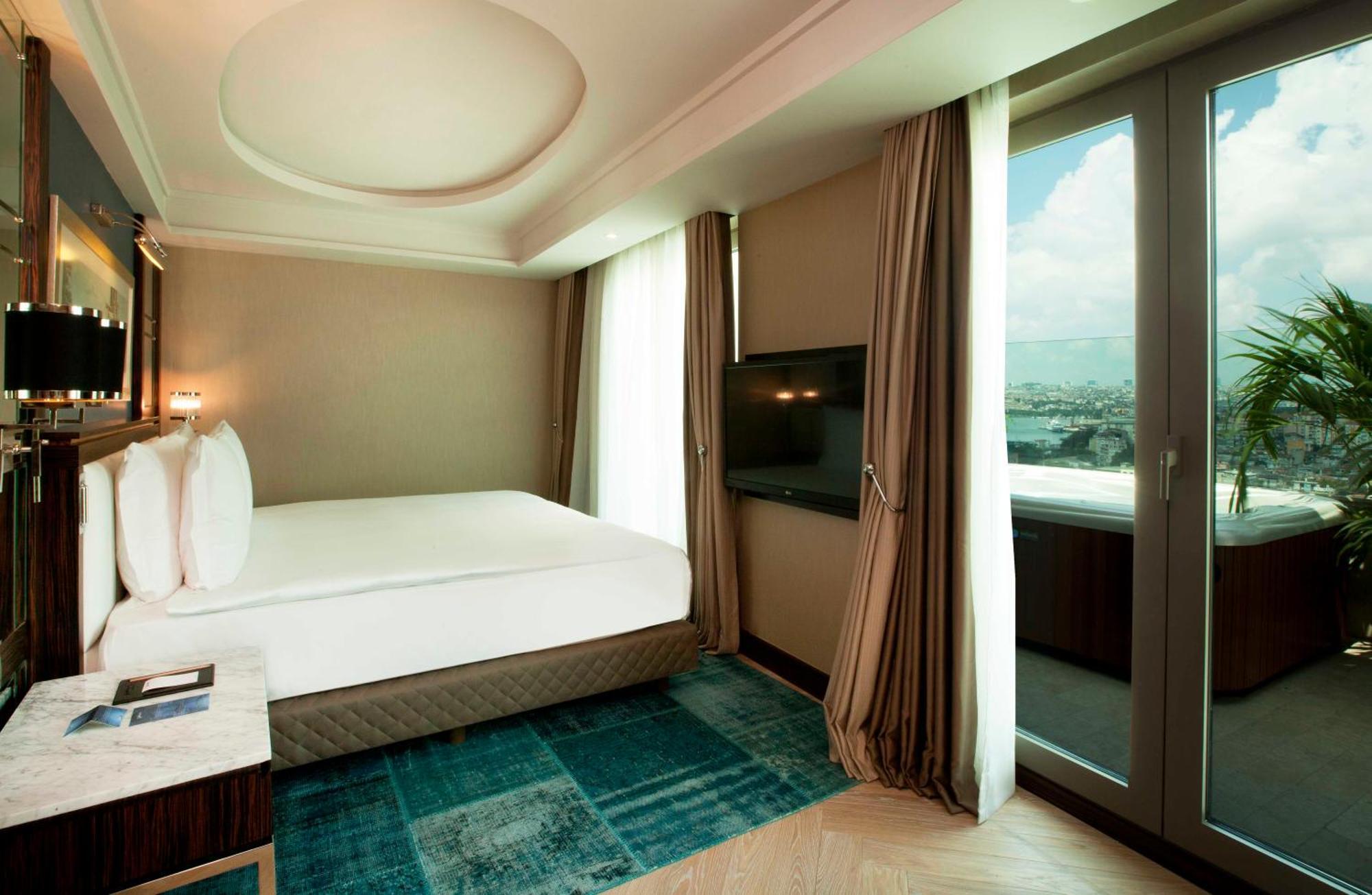 Radisson Blu Hotel Istanbul Pera Bilik gambar Suite bedroom